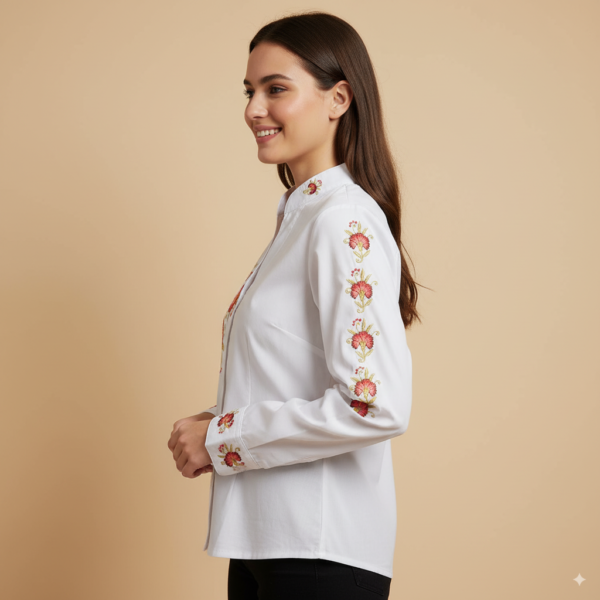 Generated Image September 08, 2025 - 5_46PM (1) Blusa